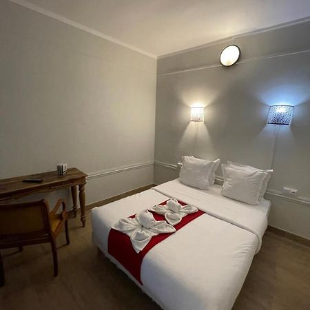 Hotel Central Saint-Denis  Exterior foto